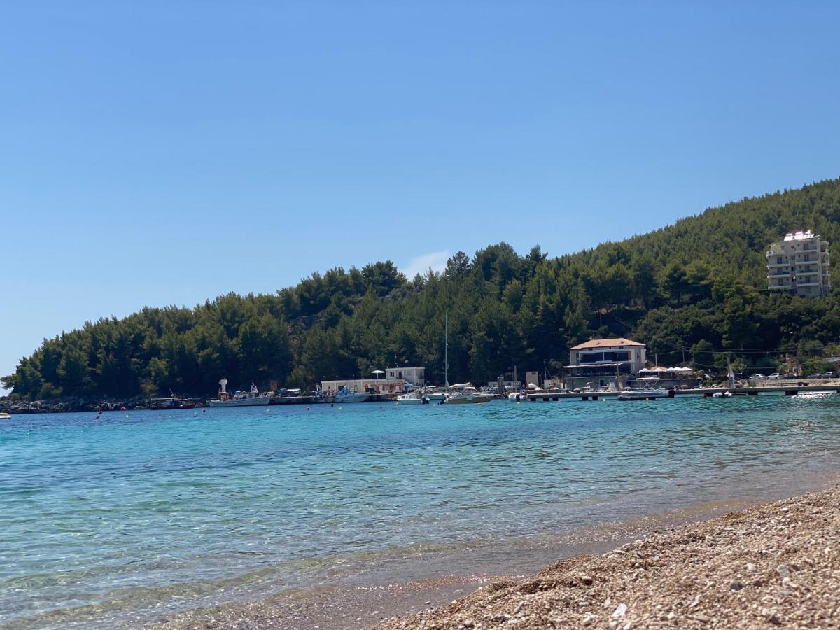 88 Apartment Himare Exterior photo