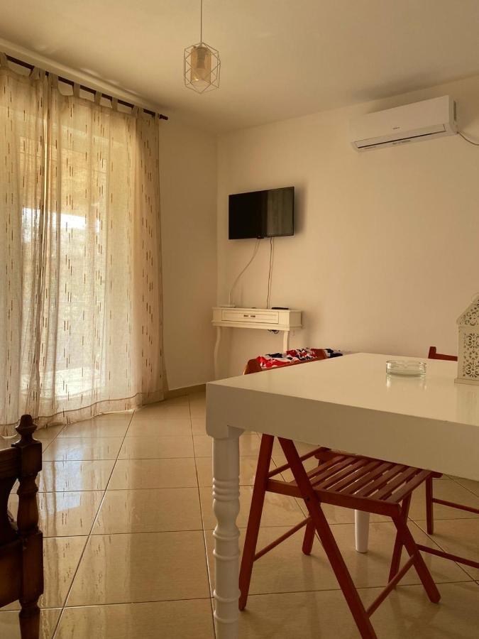 88 Apartment Himare Exterior photo