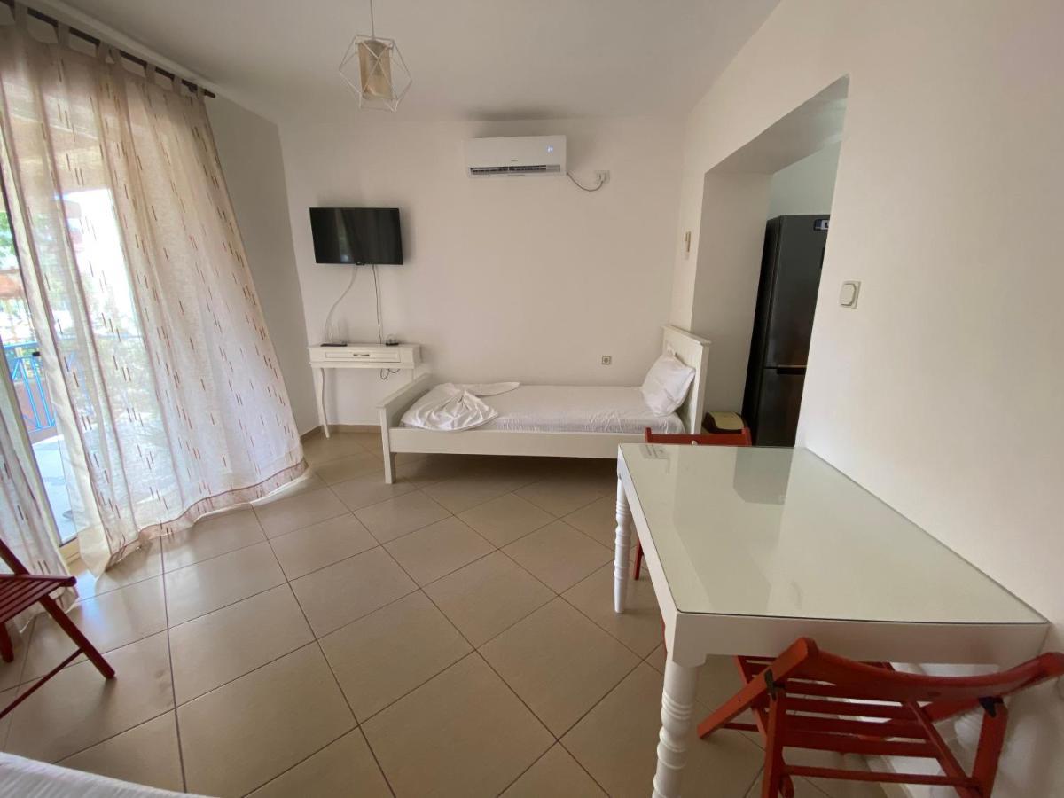 88 Apartment Himare Exterior photo